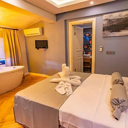 A Plus Ultra Luxury Guest House